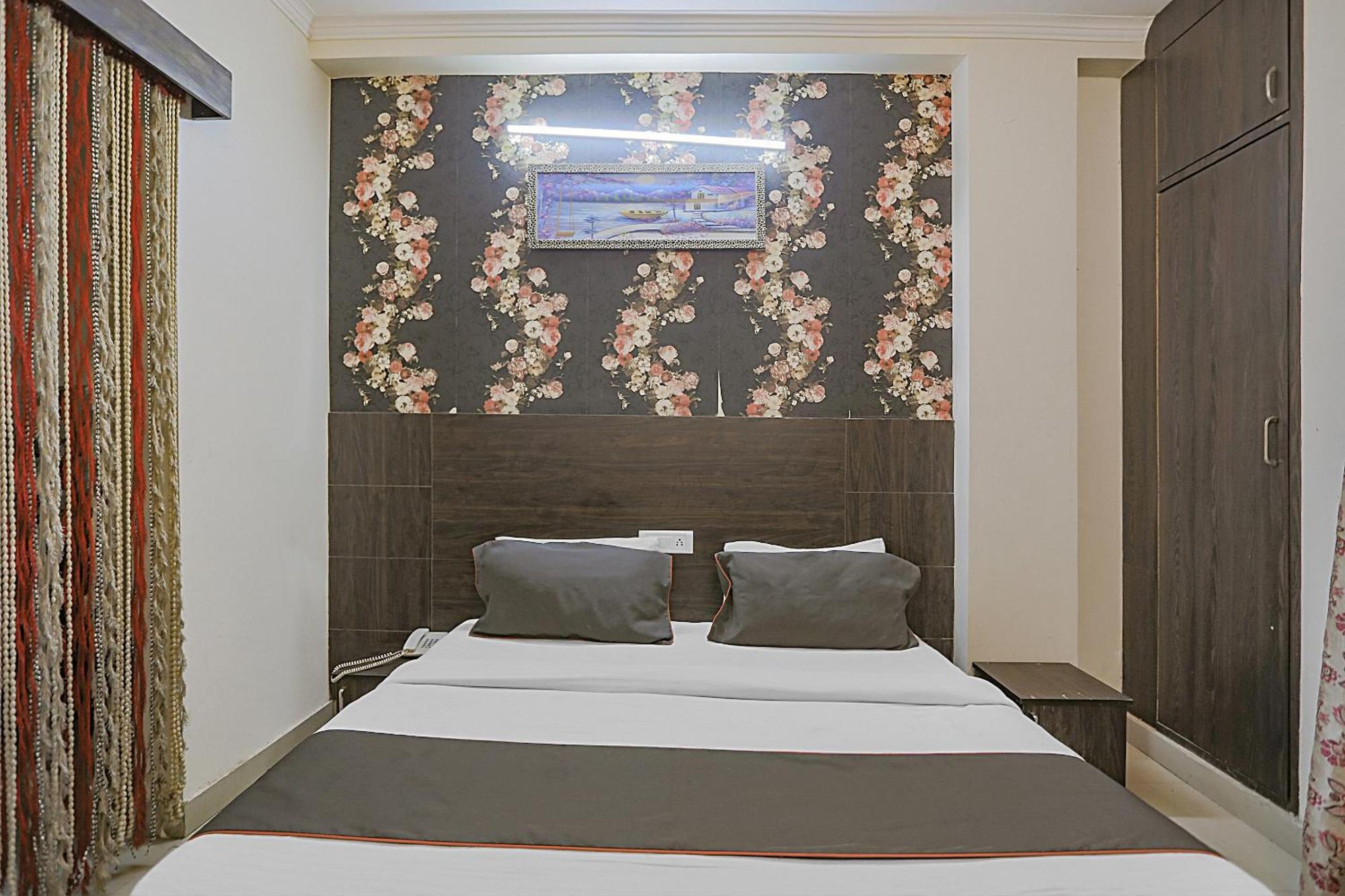 Hotel O Sun Villa New Delhi Bagian luar foto
