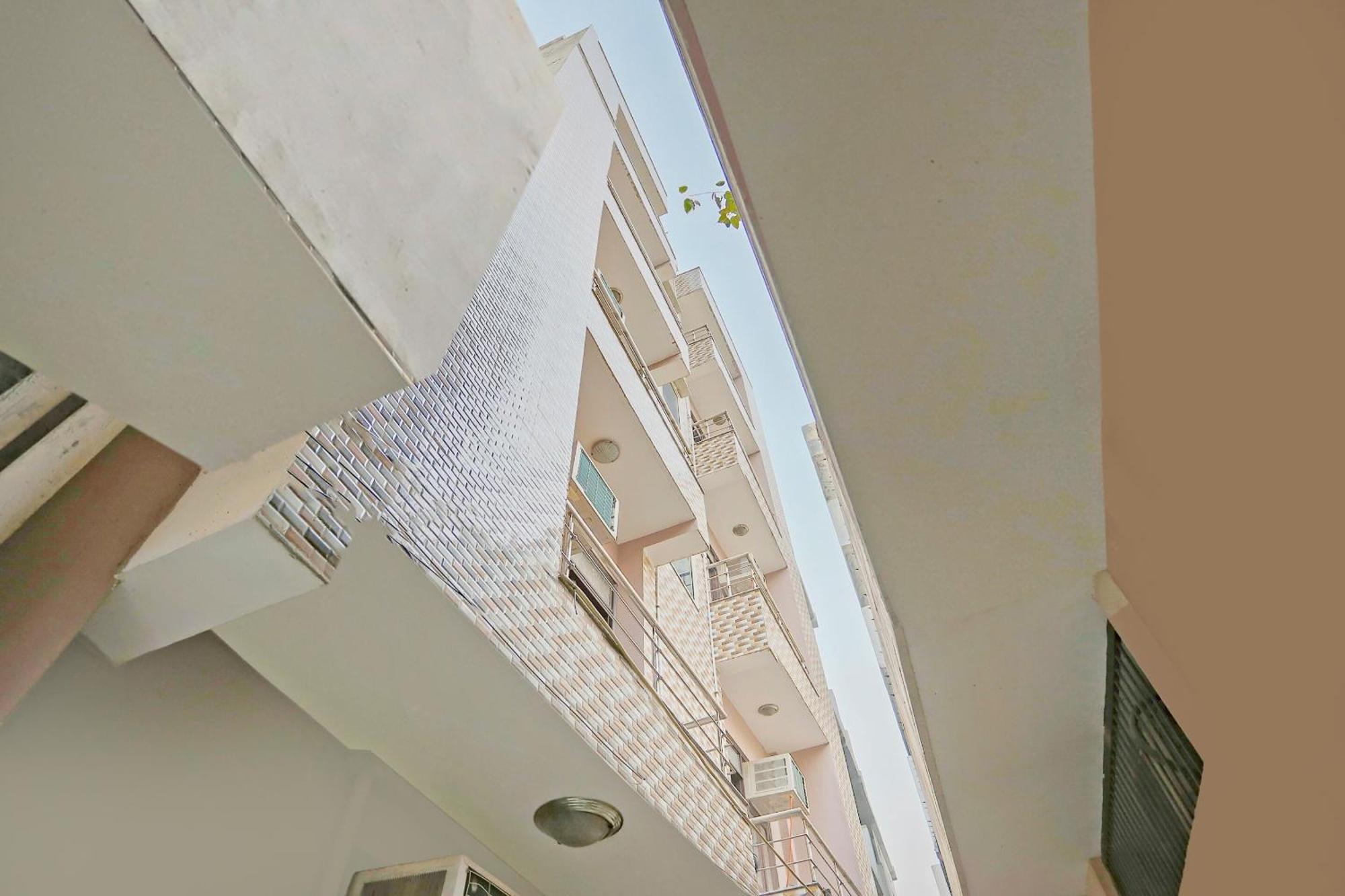 Hotel O Sun Villa New Delhi Bagian luar foto
